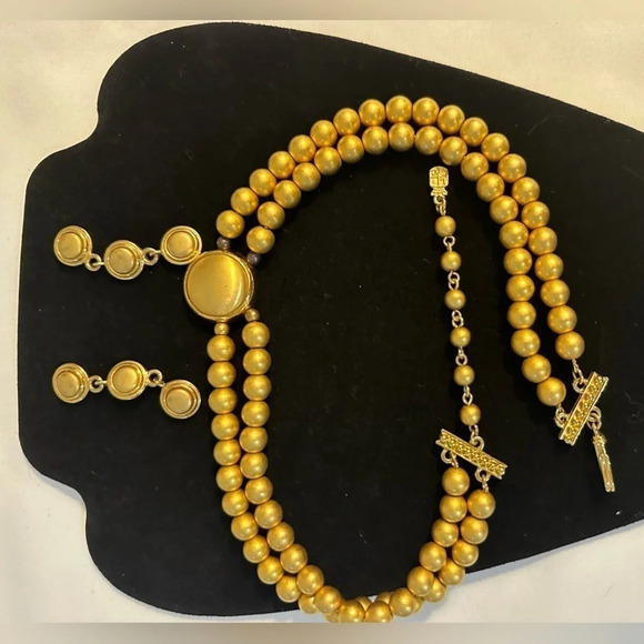 Liz Claiborne Matching necklace and earring set. - Picture 2 of 4